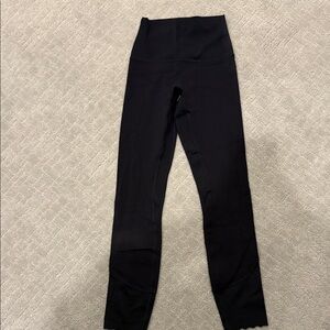 women’s lululemon leggings -scalloped ankle
size 2 - length 25